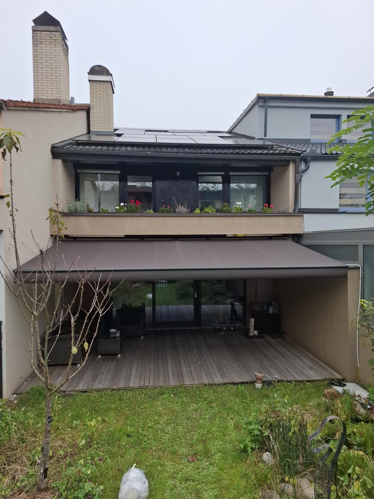 Tenda model Helix BQ montirana v Gameljah leta 2025