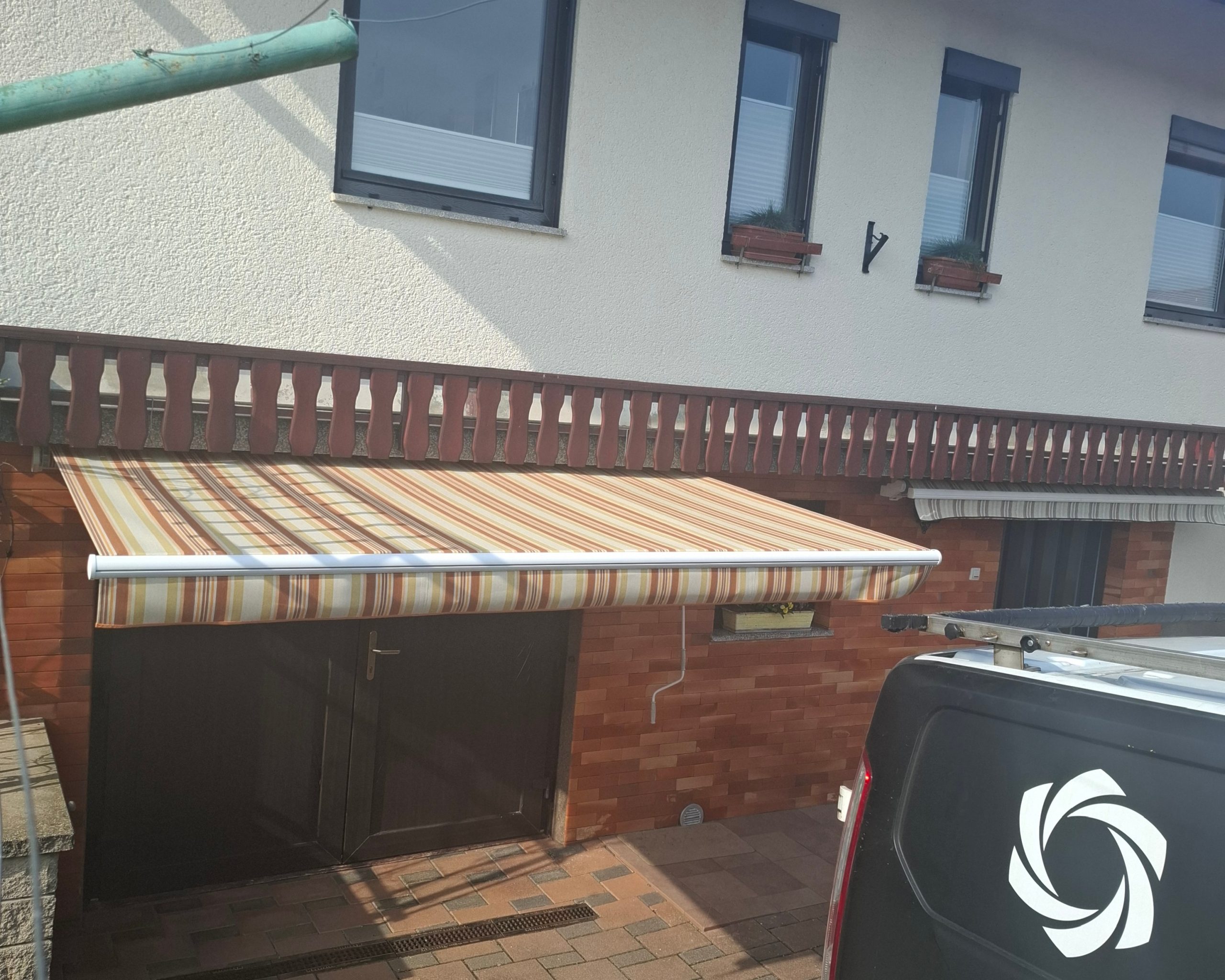 Ugodna tenda HELIX BQ, dimenzije 300 x 185